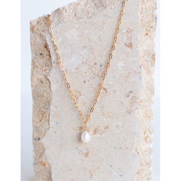 BUNDLE Classic Pearl Necklace Gold Paperclip Chain AND Moonstone Stud Earrings - Picture 10 of 14